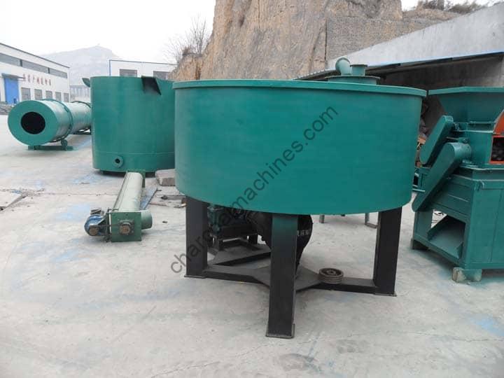 Which kind of charcoal grinder is more suitable for processing charcoal briquettes?