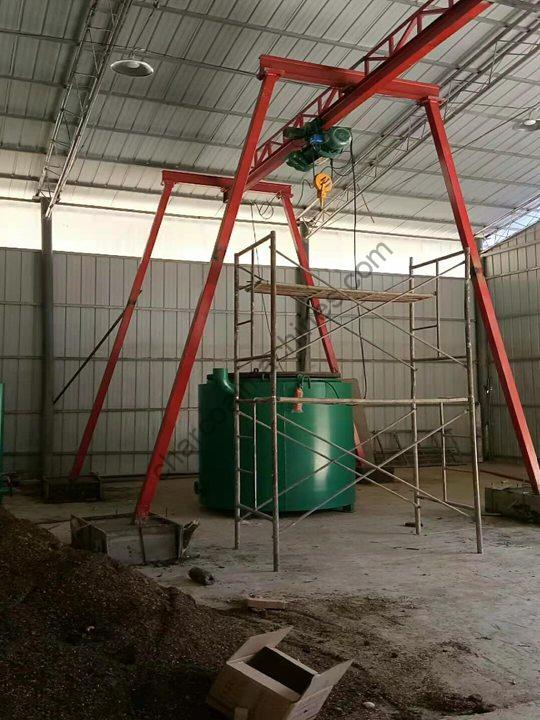 lift crane for carbonization furnace
