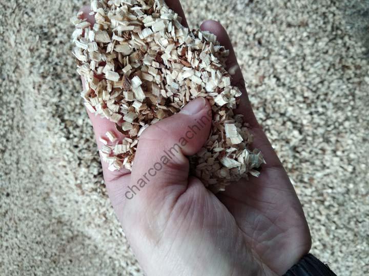 wood chips with even size