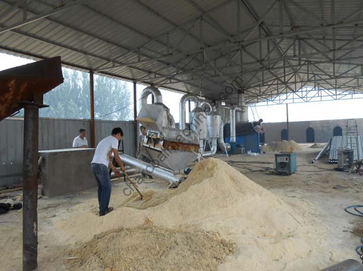 ensemble complet de machines à charbon de bois de notre client