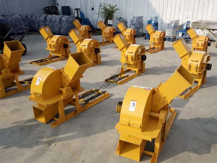 wood crusher with lengthened feed inlet