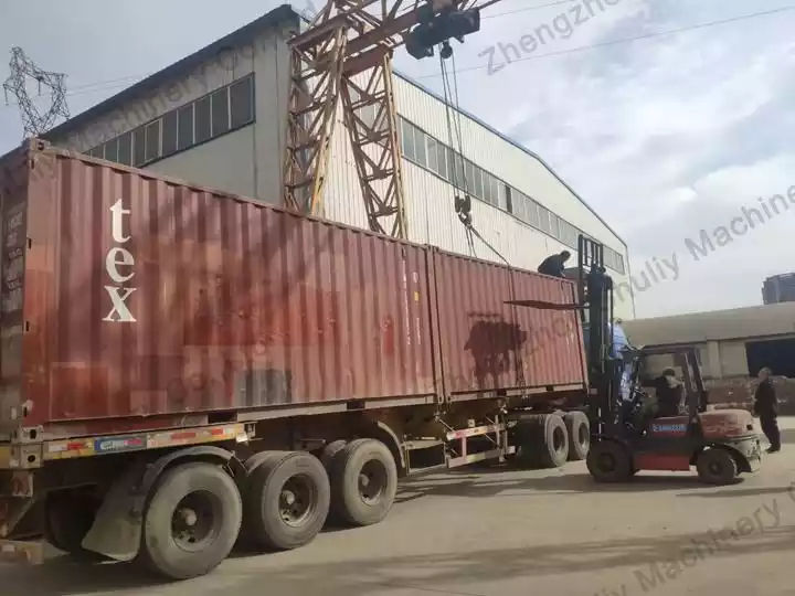 Expédition de ligne de charbon de bois pour barbecue pour la Roumanie