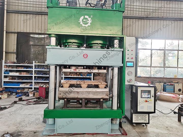 Molded pallet machine exported to Russia