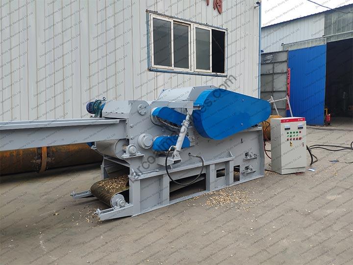 wood chipping machine