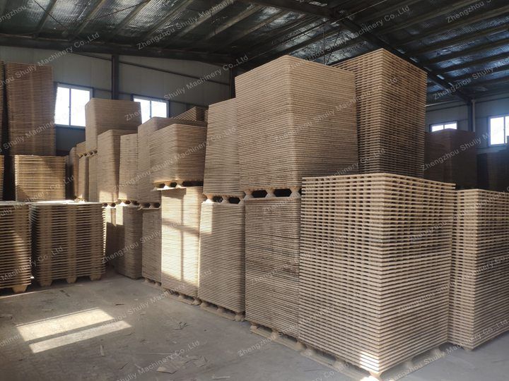 compressed wooden pallets production