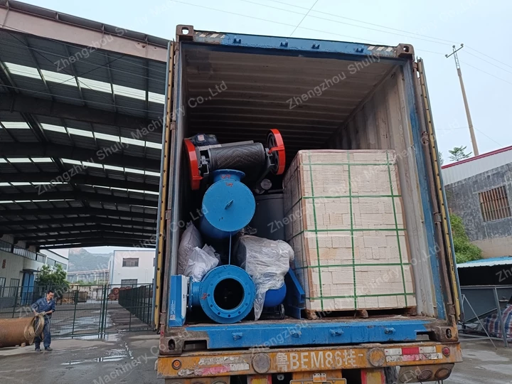 Entrega de máquinas de carvão vegetal para Gana