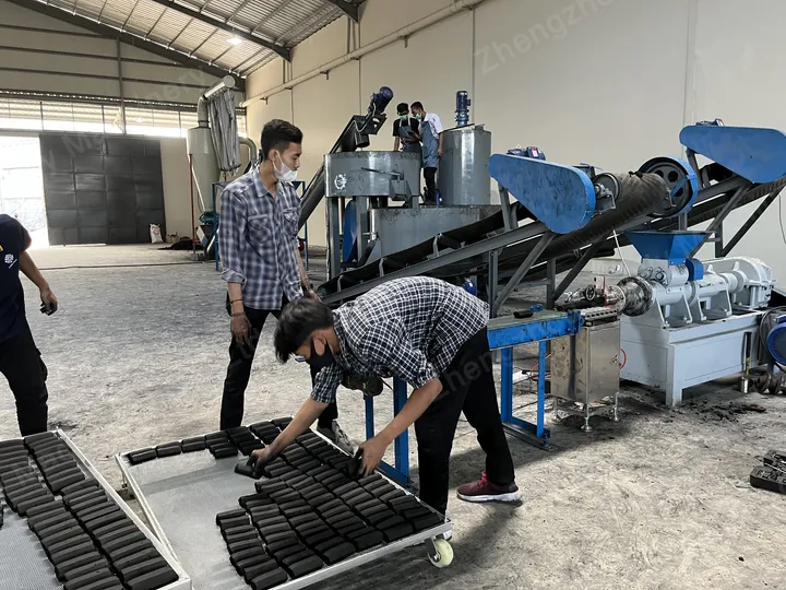 producción de briquetas de carbón en Indonesia